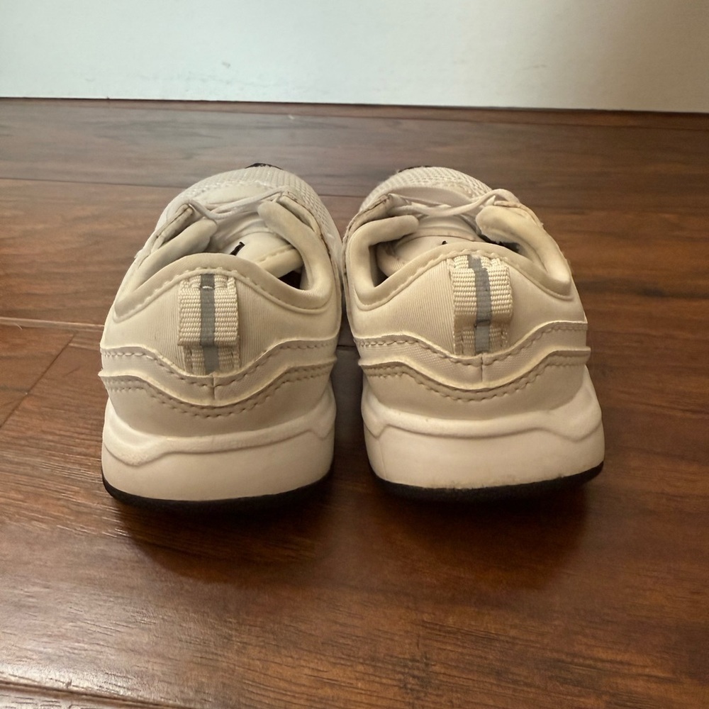 New Balance Kids 247 ' White and Black Sneakers-Size 7 - Picture 3 of 13